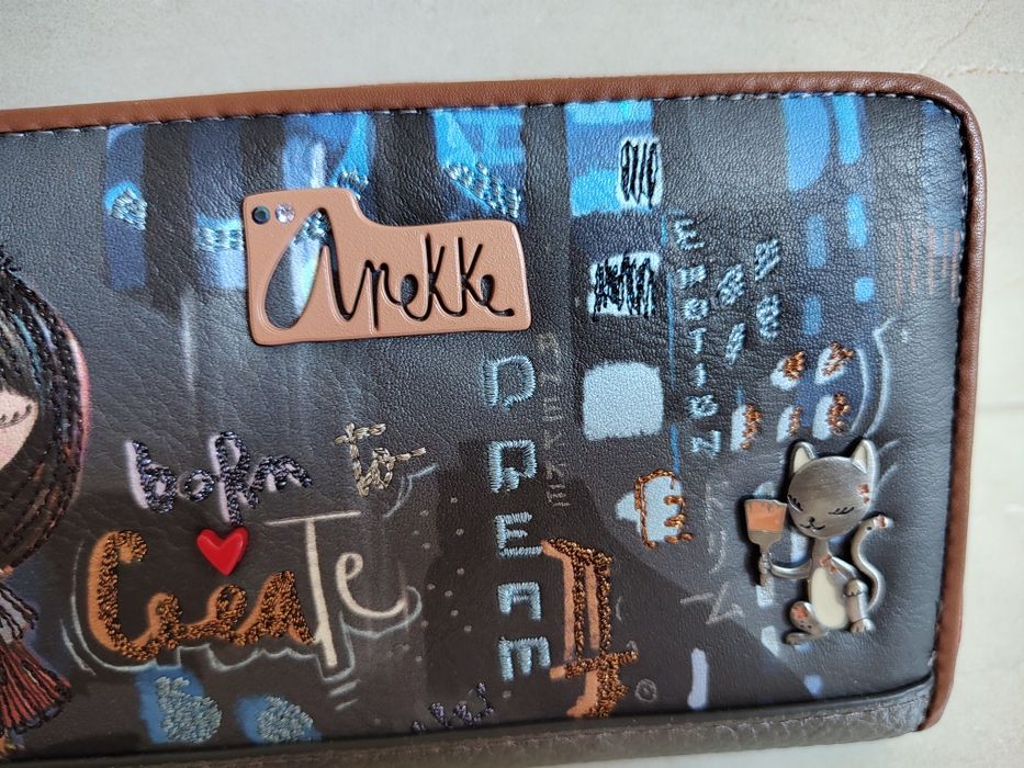 Nowy portfel Anekke Contemporary