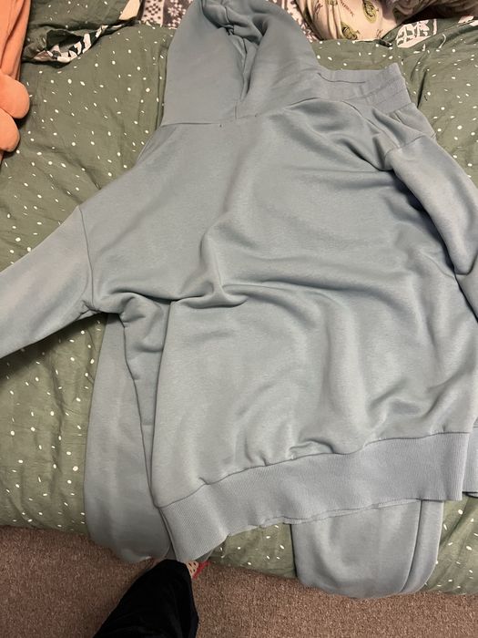 Продам костюм  размер Л