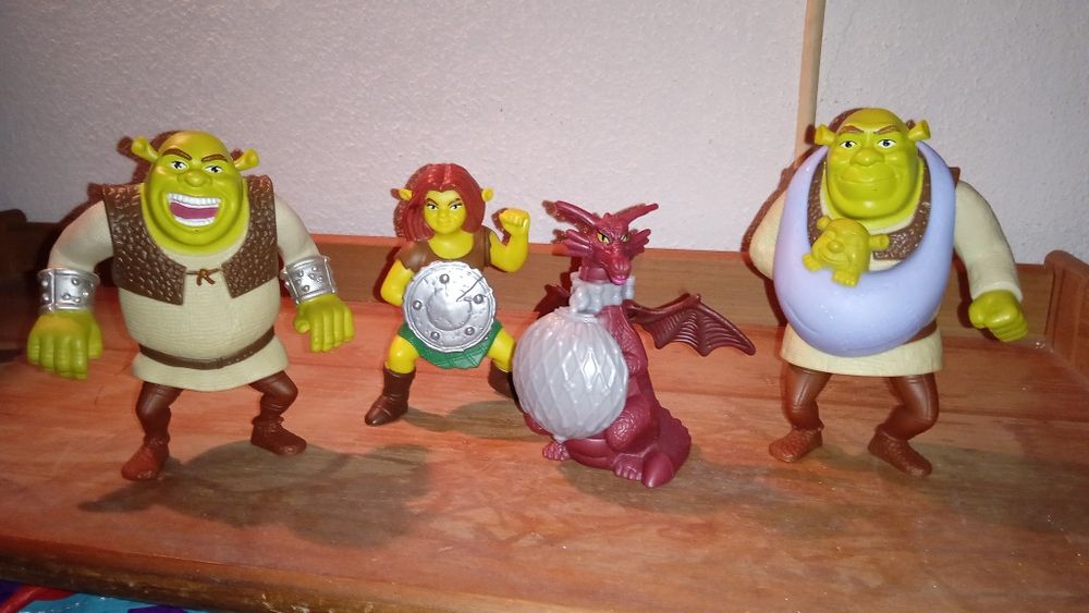 (Brinquedos) 4 figuras Shrek McDonald's