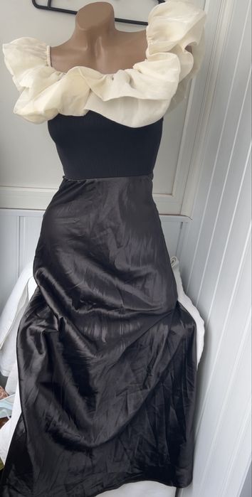 Чорна довга сукня