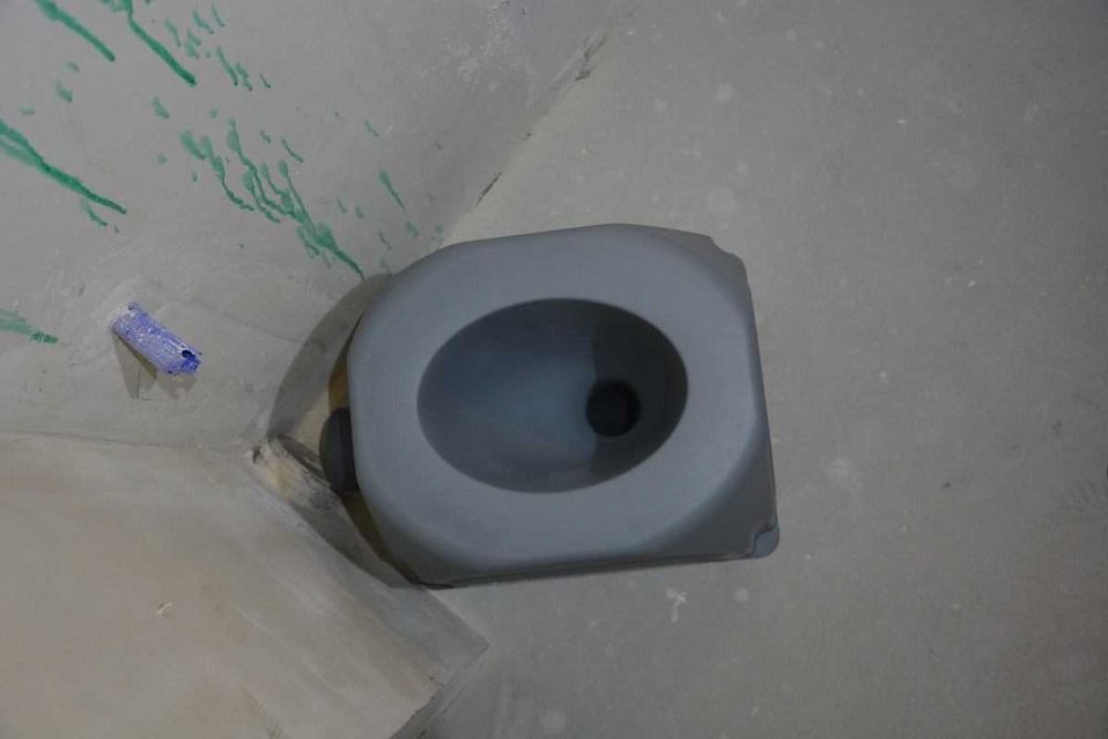 Sedes przenośny remontowo- budowlany, ubikacja mobilna z podłączeniami