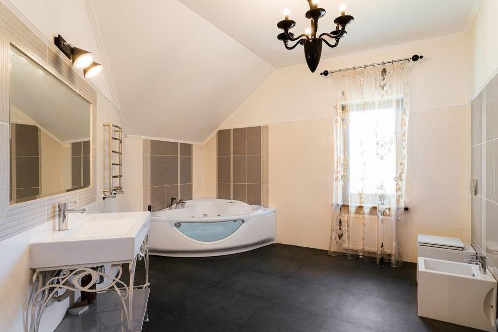 Одеська траса.с.Іванковичі.Будинок з меблями. 20сот ландшафтний дизайн