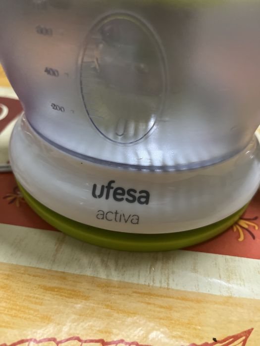 Espremedor elétrico Ufesa Activa com tampa e filtro