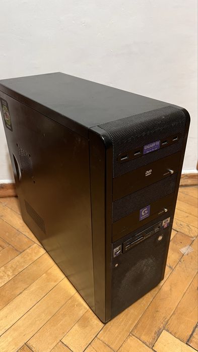 Комп’ютерний комплект: ПК + монітор + клавіатура і мишка