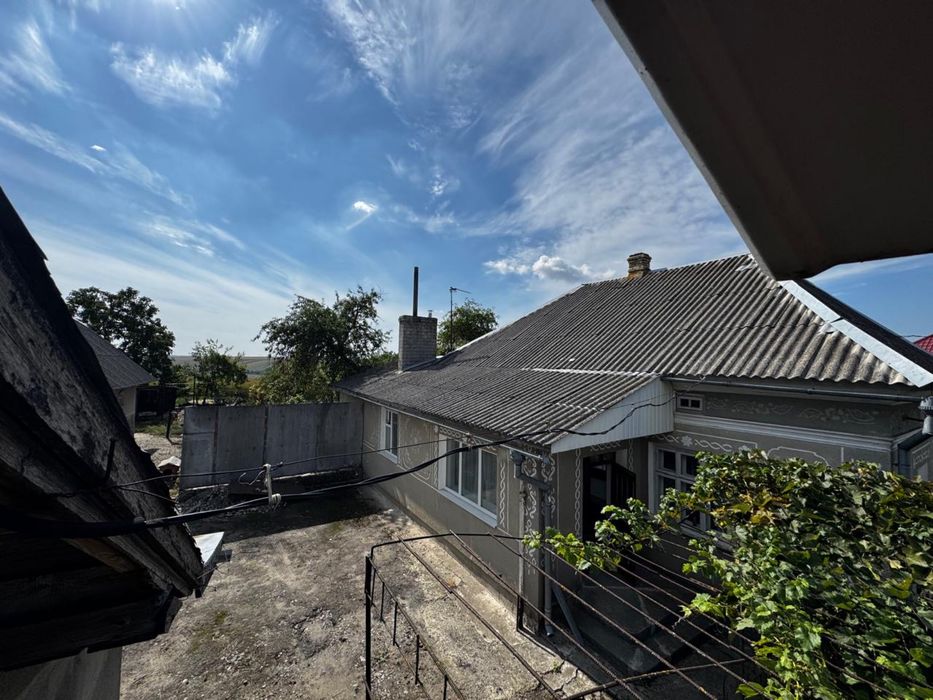 Будинок, Дом  7 км від Тернополя. С. Чернихівці