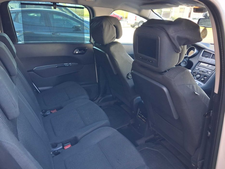 Peugeot 5008 2013