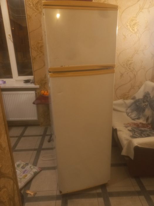 Продам холодильник