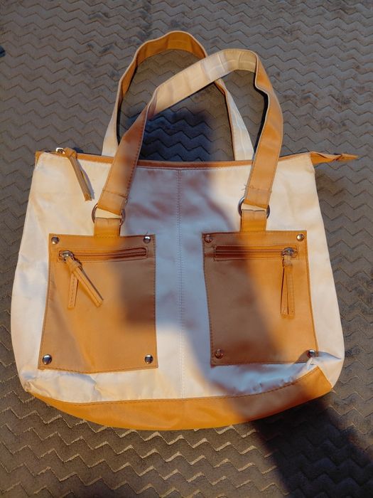 Torebka damska shopper miejska biała beżowa z kieszeniami pojemna A4 gratis