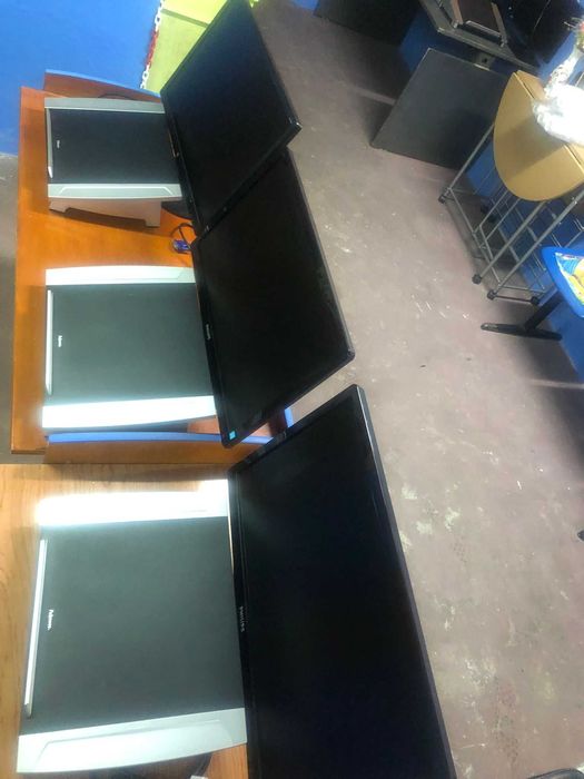 Vendo Monitores Philips (Modelo: 226V4LSB2/10) para Computadores