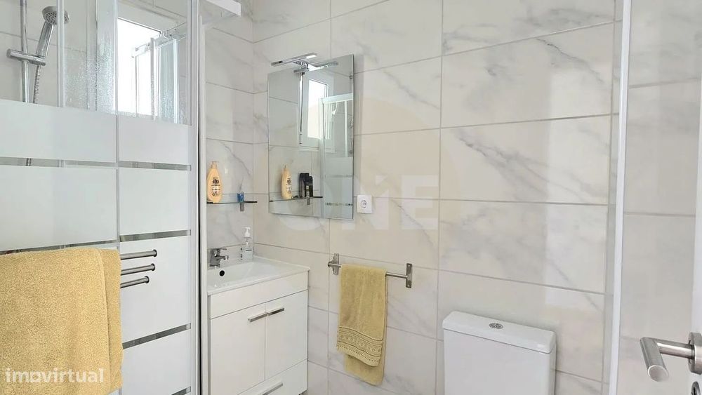 Apartamento T2 No Centro De Olhos De Água