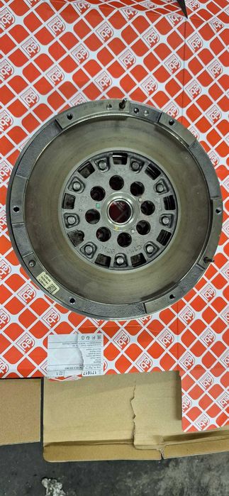 Sprzęgło+docisk+koło dwumasowe