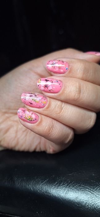 Manicure hybrydowy mobilnie