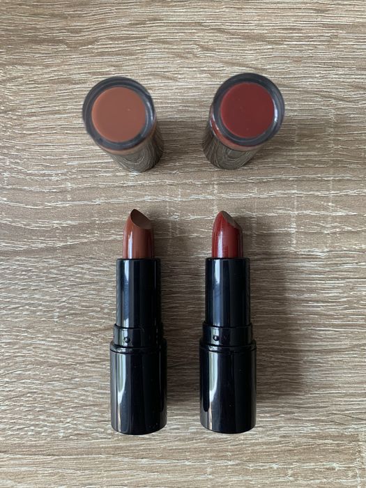 Pomadki / szminki do ust Makeup Revolution