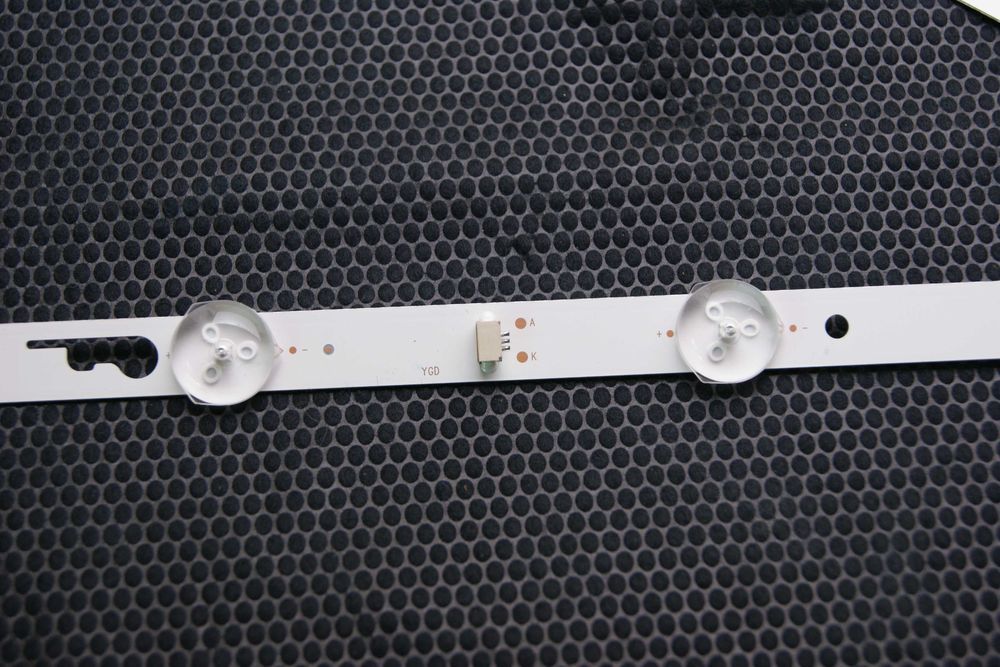 Kruger & Martz KM0240 FHD LVF400CLDXE8027  TCL40D09-ZC22AG-06