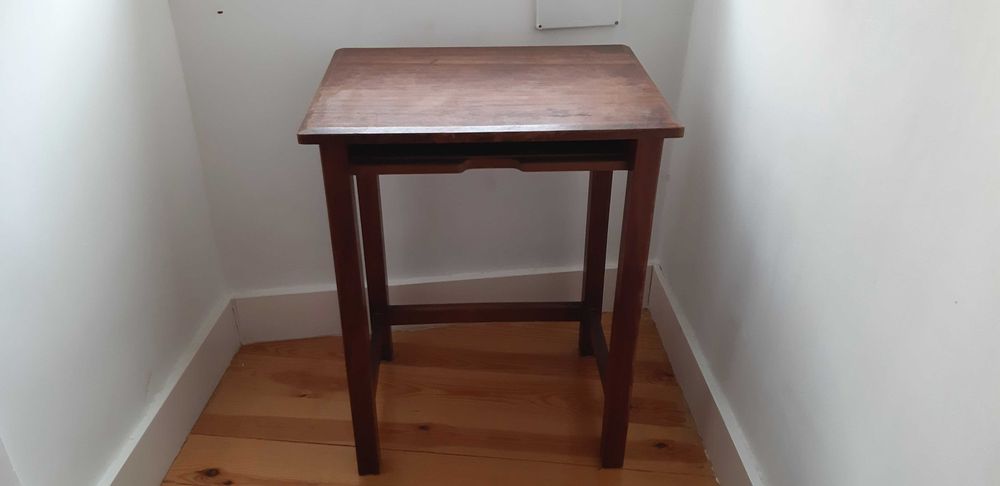 Mesa de apoio vintage em madeira exótica