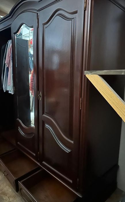 Roupeiro antigo como novo