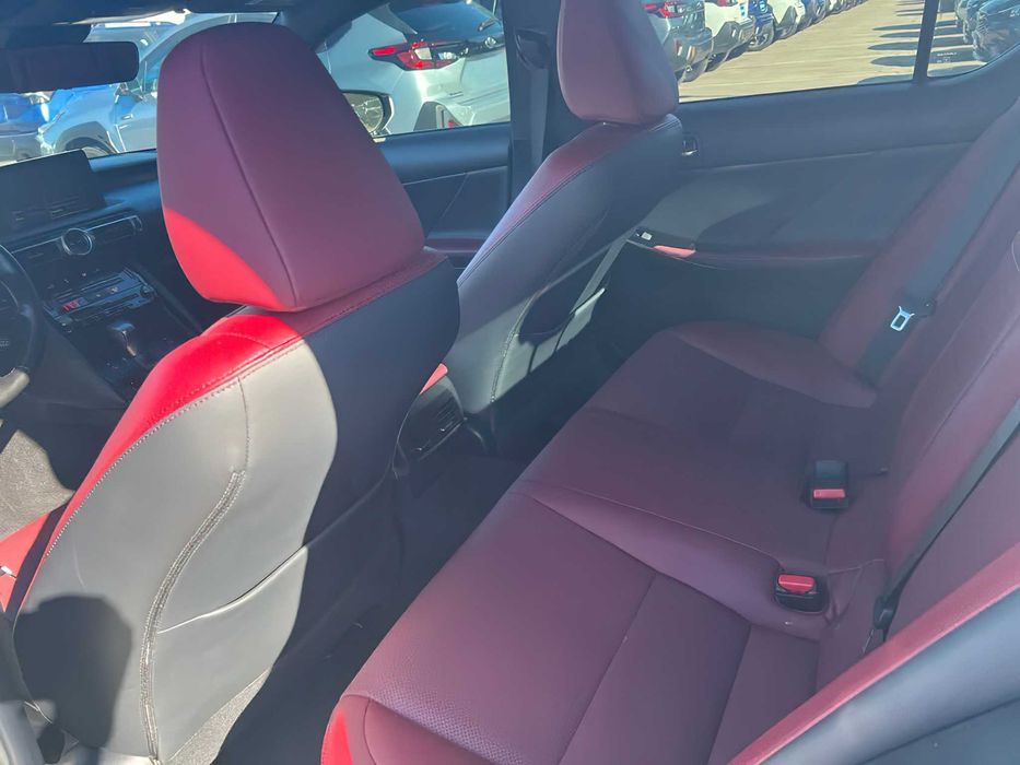 Lexus IS 300      2021