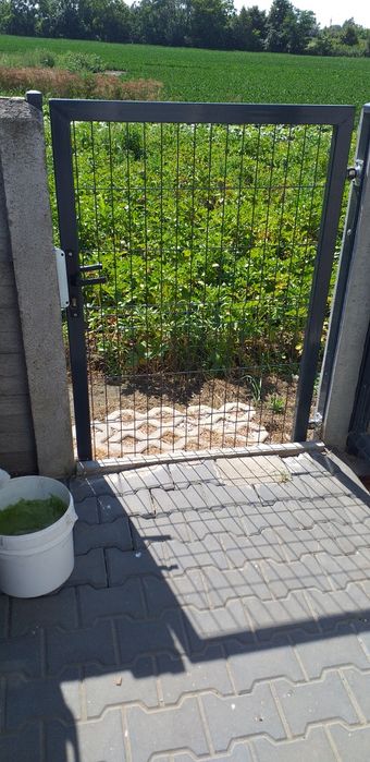 Furtki panelowe malowane