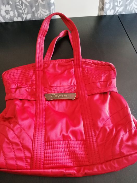 Mala vermelha da Replay