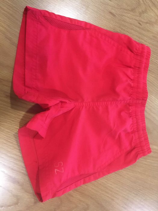 Calções como novos 2 anos apenas 2€ cada