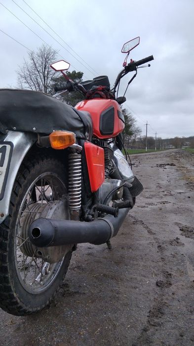 Продам мотоцикл іж плонєта 5 з мотоциклом іде ще один двигун