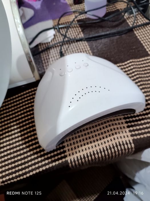 Фрезер та лампа для манікюру