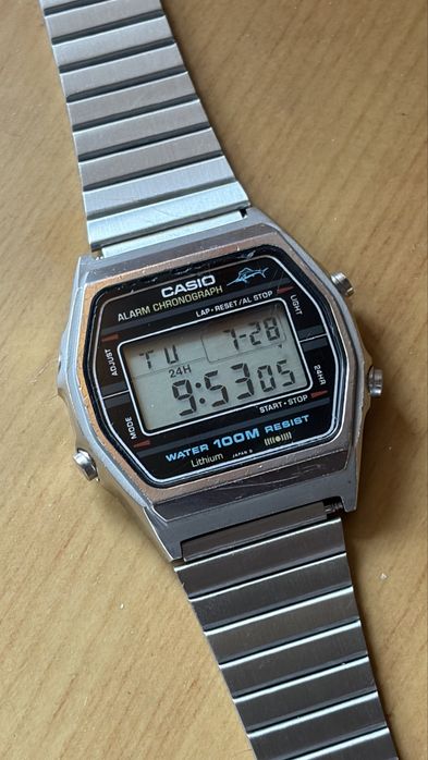 Casio marlin W-750 vintage