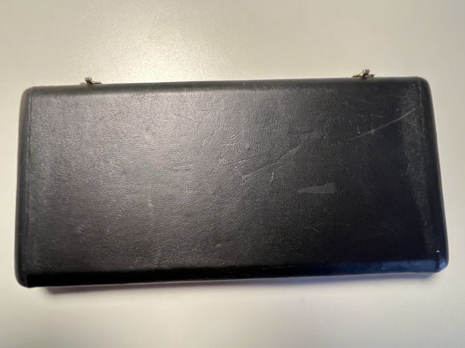 Sprzedam skórzane etui na stroiki