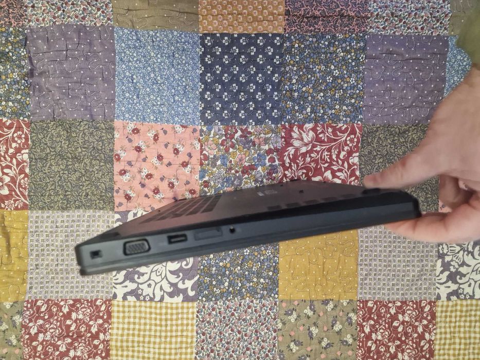 Dell 15 E5580/Full HD/Core i5-6300U/8Гб.DDR4/SSD256GB/HD520 2GB