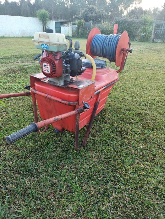 Máquina de sulfatar ou pulverizar