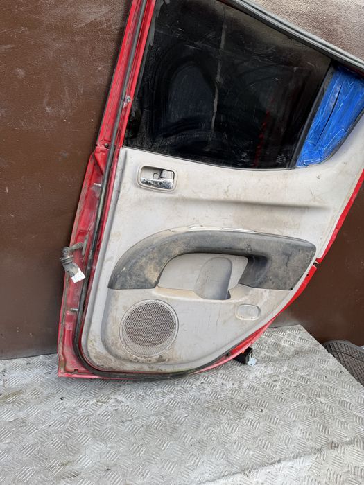 Дверь зад в сборе Mitsubishi l200 год 08 митсубиси л200