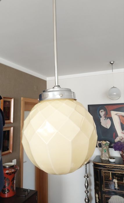 Candeeiro vintage, antigo,  em vidro opalino bege