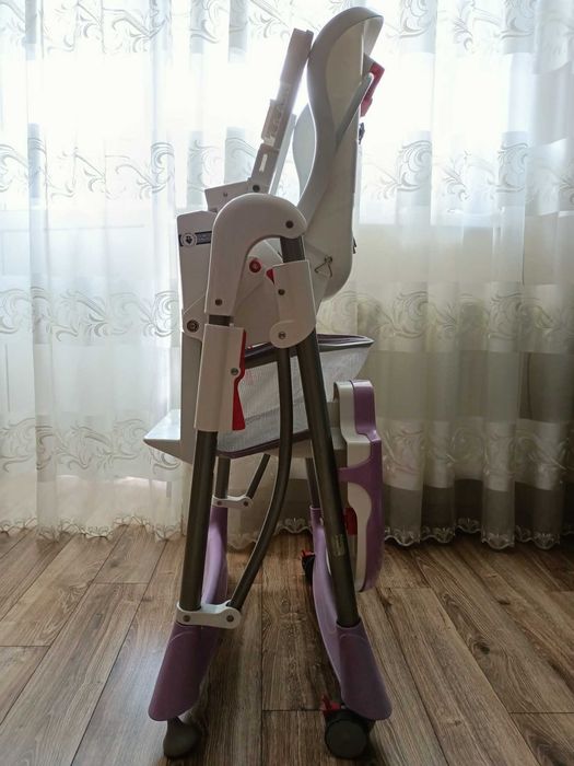 Стілець для годування