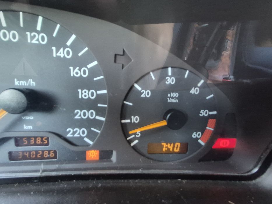 Mercedes E220 Diesel  1996