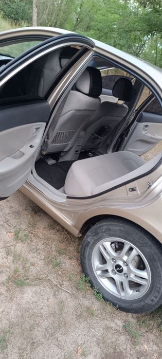 Kia cerato 2006 год