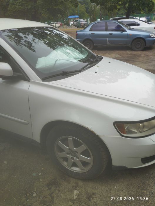 Автомобіль  volvo v50