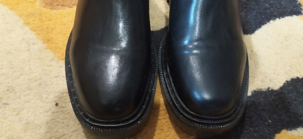 Продам ботинки 38 размер