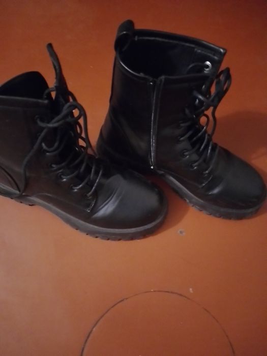 Ботинки 40 розмер