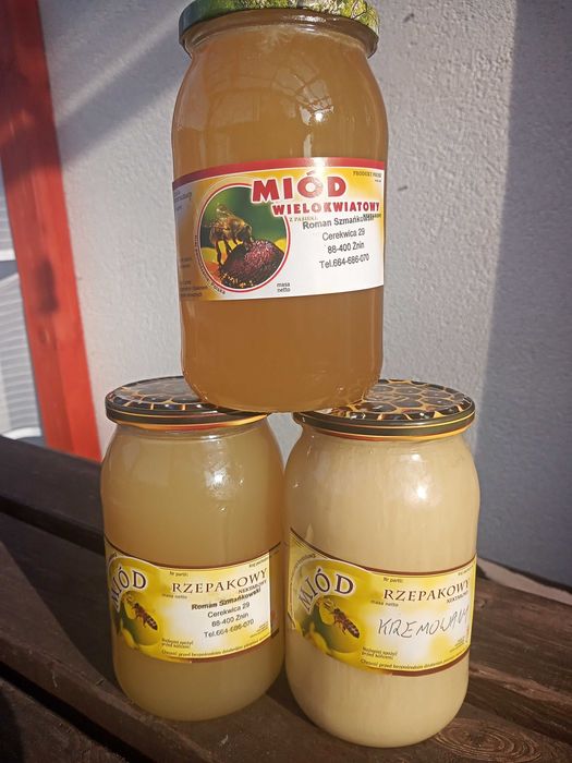 Miód z własnej pasieki.