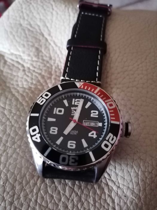 Relógio Eugénio Campos em aço