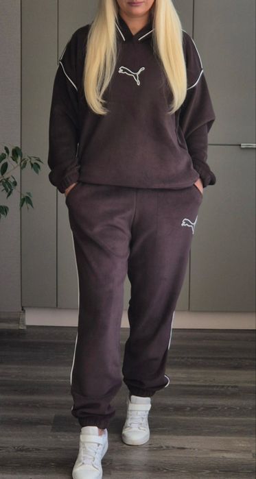 Жіночі спортивні костюми Puma