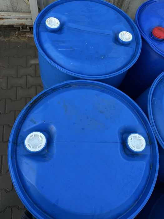 Продам пластмасові бочки 200л