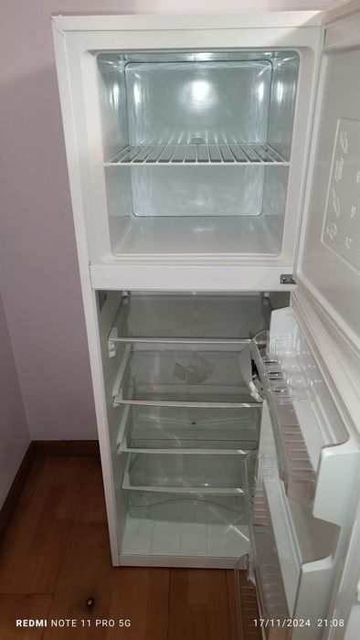 Vendo essa arca frigorífica pra peças liga mais não gela