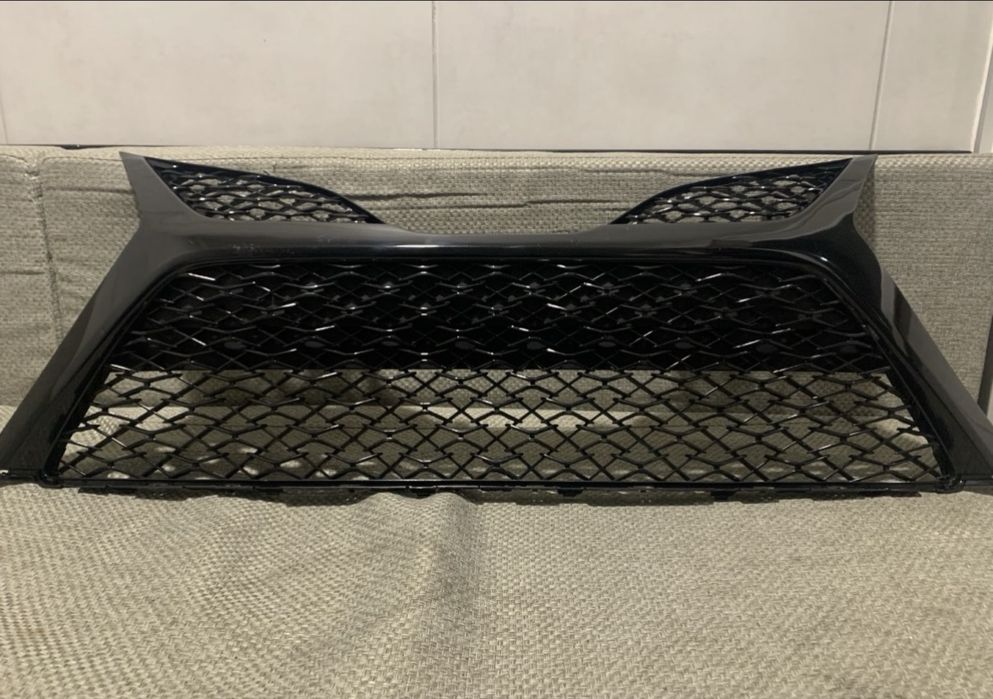 Решетка радиатора Camry XV 70 USA TRD