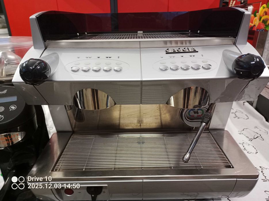 Ekspres do kawy kolbowy 2 grup. GAGGIA GD compact młynek mało używany