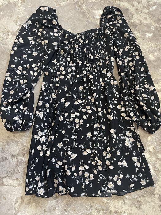 Плаття р 44  нова 350