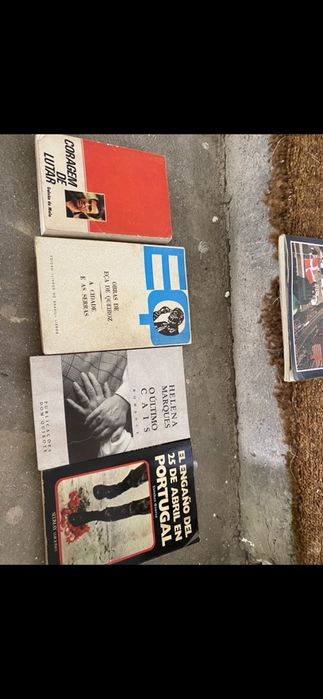 Conjunto de livros antigos