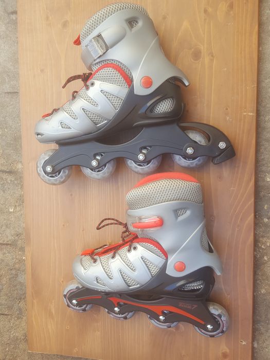 Par patins  tamanho  33 a 36 estão  como novos