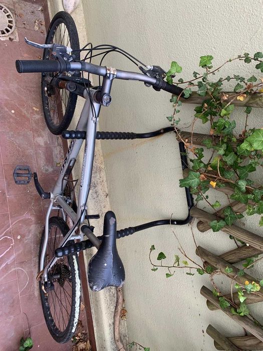 Bicicleta Berg com suspensão para peças