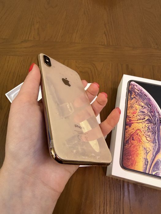 Продам iPhone XS max